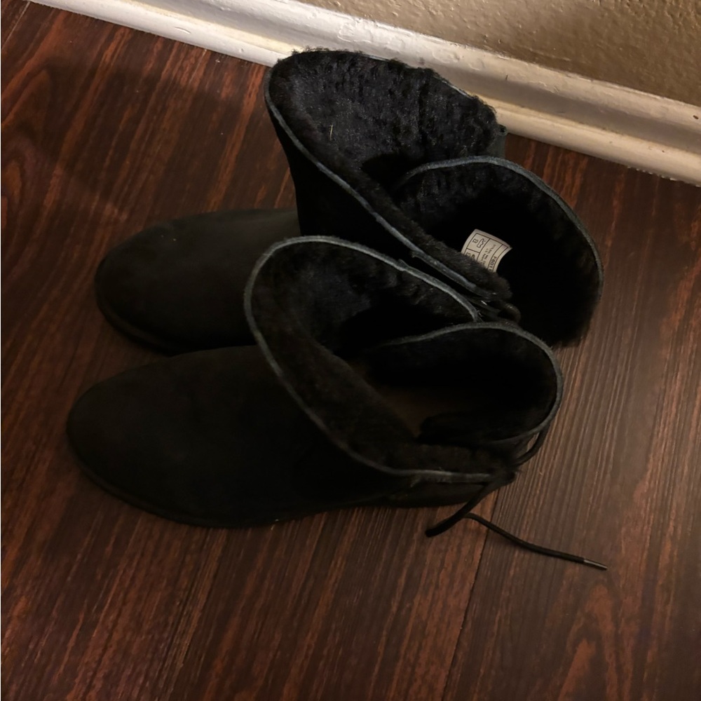 Black Shearling Lined Boots